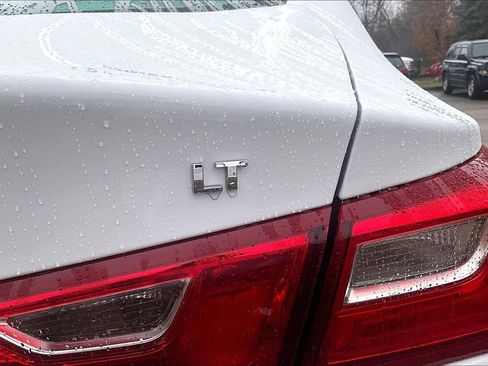 Used 2024 Chevrolet Malibu LT image 22