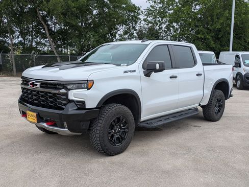Used 2024 Chevrolet Silverado 1500 ZR2 w/ Technology Package AWD/4WD image 7