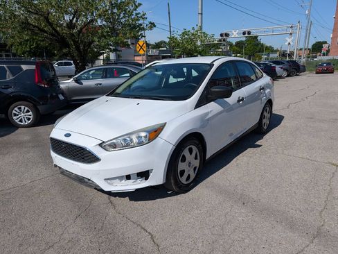 Used 2018 Ford Focus S FWD image 4