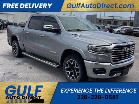 Used 2025 RAM 1500 Laramie AWD/4WD image 1