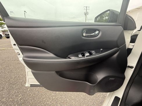 Used 2020 Nissan Leaf SL Plus FWD image 22
