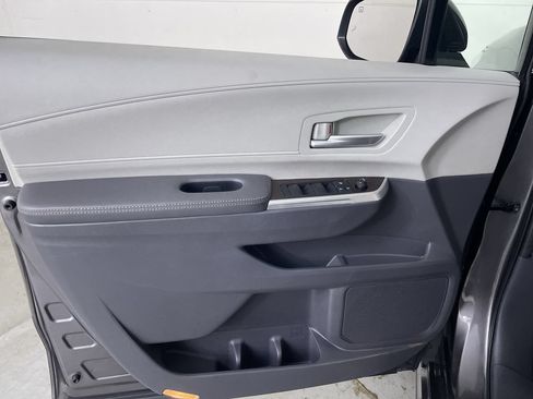 Used 2022 Toyota Sienna XLE FWD image 10