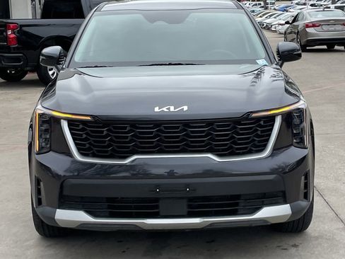 Used 2025 Kia Sorento LX image 6