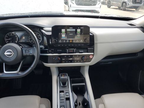 Used 2025 Nissan Pathfinder SL FWD image 13