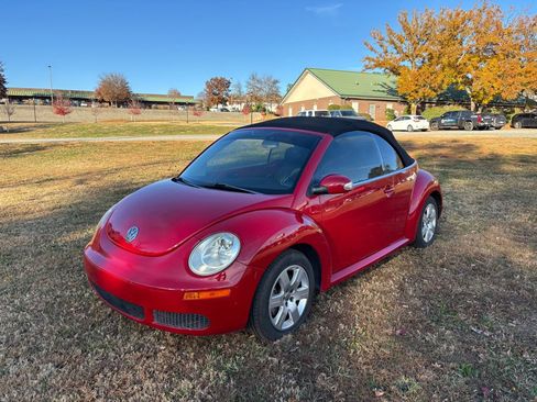Used 2007 Volkswagen Beetle Convertible w/ Package 1 image 4