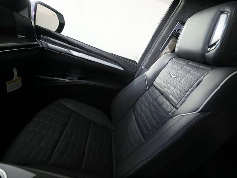 Used 2026 Cadillac Escalade ESV V image 44