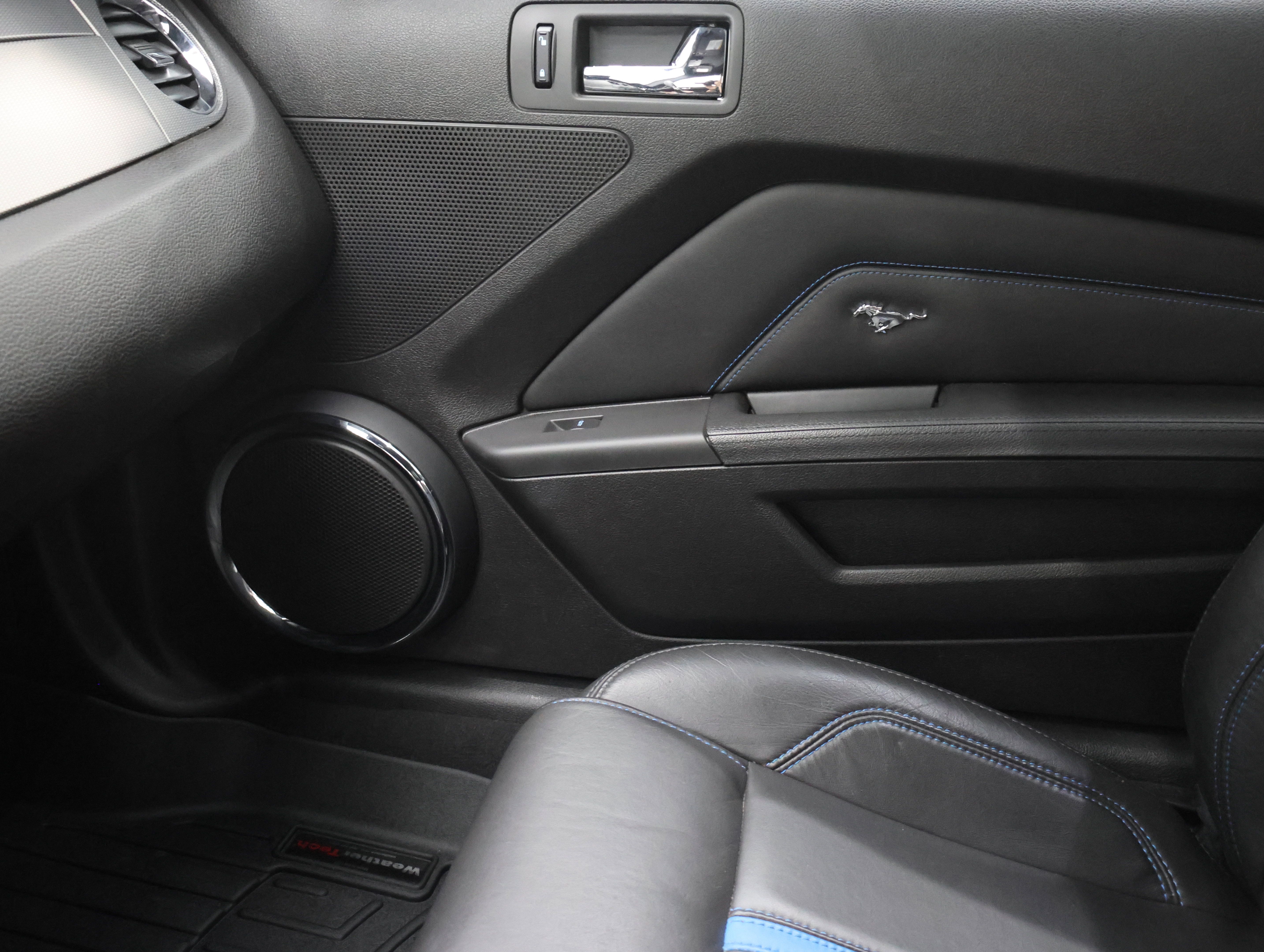 Used 2010 Ford Mustang GT RWD image 13