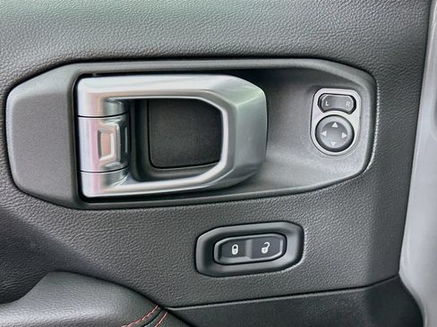 Used 2023 Jeep Gladiator Rubicon w/ Cold Weather Group AWD/4WD image 19