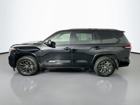 Used 2024 Toyota Sequoia Platinum AWD/4WD image 4