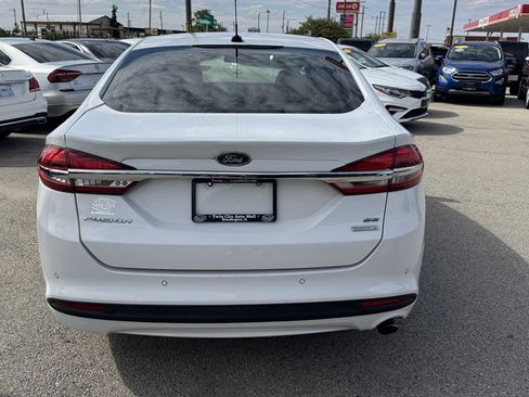 Used 2018 Ford Fusion SE FWD image 7