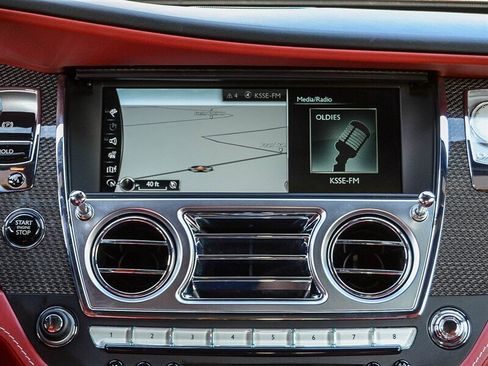 Used 2019 Rolls-Royce Dawn image 23