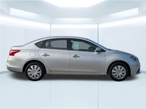 Used 2016 Nissan Sentra SV image 8