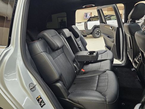 Used 2018 Mercedes-Benz GLS 450 4MATIC w/ Premium Package image 23