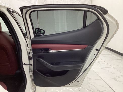 Used 2019 MAZDA MAZDA3 Hatchback w/ Premium Package image 25