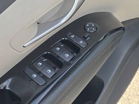 Used 2023 Hyundai Tucson Limited w/ Cargo Package AWD/4WD image 32