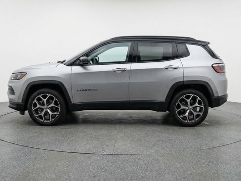 Used 2025 Jeep Compass Limited AWD/4WD image 5