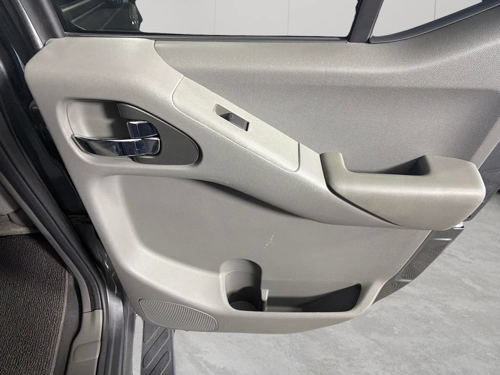 Used 2020 Nissan Frontier SV w/ Midnight Edition Floor Mats RWD image 32