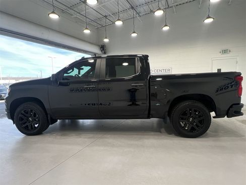 Used 2022 Chevrolet Silverado 1500 Custom image 5