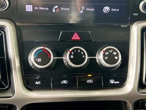 Used 2022 Kia Sorento LX image 26