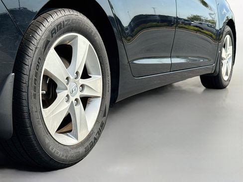 Used 2013 Hyundai Elantra GLS w/ Preferred Pkg FWD image 9