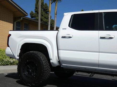 Used 2025 Toyota Tacoma SR5 image 7