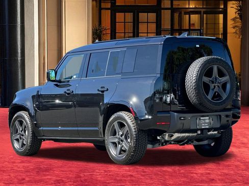 New 2026 Land Rover Defender 110 X-Dynamic SE AWD/4WD image 3