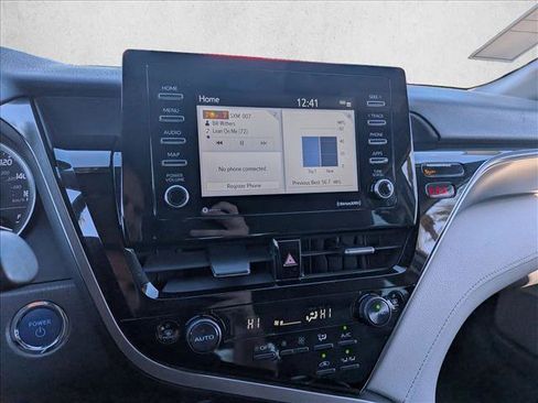 Used 2021 Toyota Camry LE image 12