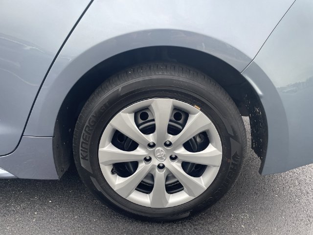 Used 2025 Toyota Corolla LE FWD image 30