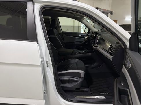 New 2026 Volkswagen Atlas Peak Edition AWD/4WD image 37