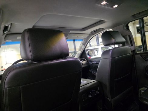 Used 2019 GMC Yukon XL SLT AWD/4WD image 17