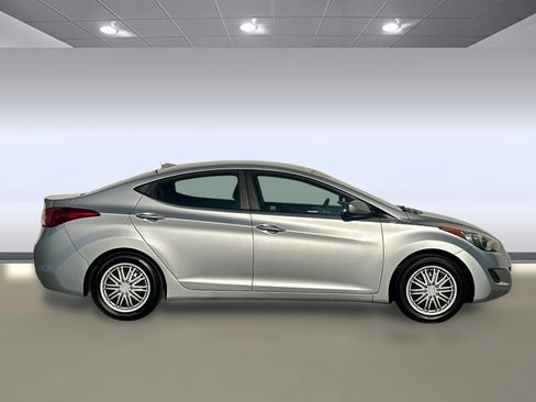 Used 2012 Hyundai Elantra GLS image 8
