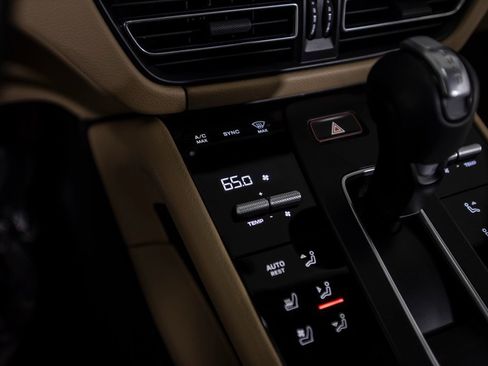 Used 2023 Porsche Macan S image 22