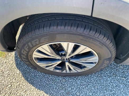 Used 2023 Nissan Rogue SV FWD image 23
