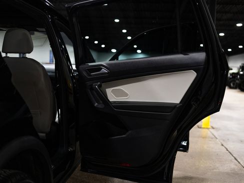 Used 2021 Volkswagen Tiguan SE R-Line image 39