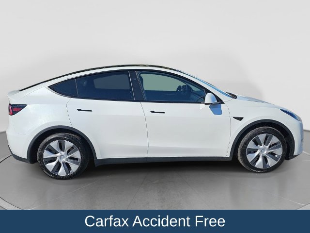 Used 2024 Tesla Model Y Long Range AWD/4WD image 2