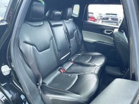 Used 2023 Jeep Compass Limited w/ Sun and Sound Group AWD/4WD image 27