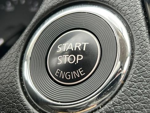 Used 2018 Nissan Rogue SV image 24