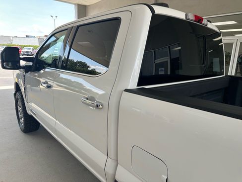 Used 2023 Ford F250 Lariat w/ Lariat Ultimate Package AWD/4WD image 15