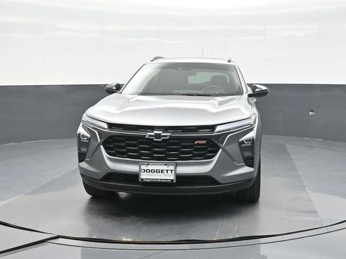 Used 2025 Chevrolet Trax RS w/ Sunroof Package FWD image 12