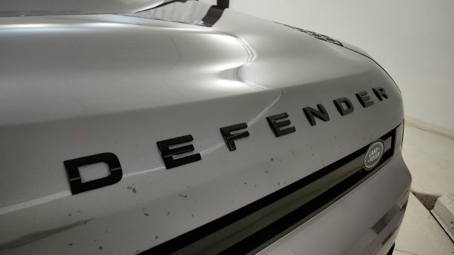 Used 2022 Land Rover Defender 110 X-Dynamic SE AWD/4WD image 30