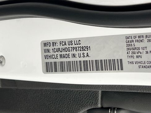 Used 2023 Jeep Grand Cherokee Overland AWD/4WD image 33