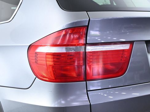 Used 2009 BMW X5 xDrive48i AWD/4WD image 7