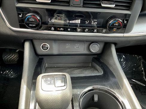 Used 2023 Nissan Rogue SV w/ SV Premium B Package AWD/4WD image 16