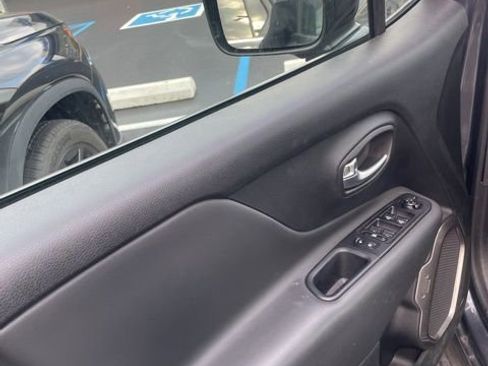 Used 2022 Jeep Renegade Limited w/ Sun, Sound & Wheels Group image 10