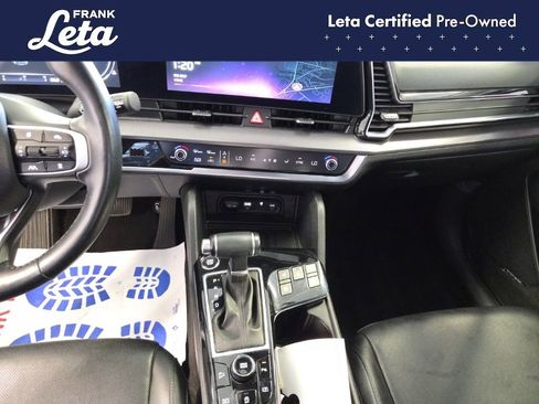 Used 2025 Kia Sportage SX image 11