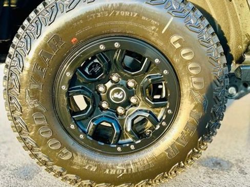 New 2026 Ford Bronco Badlands image 7