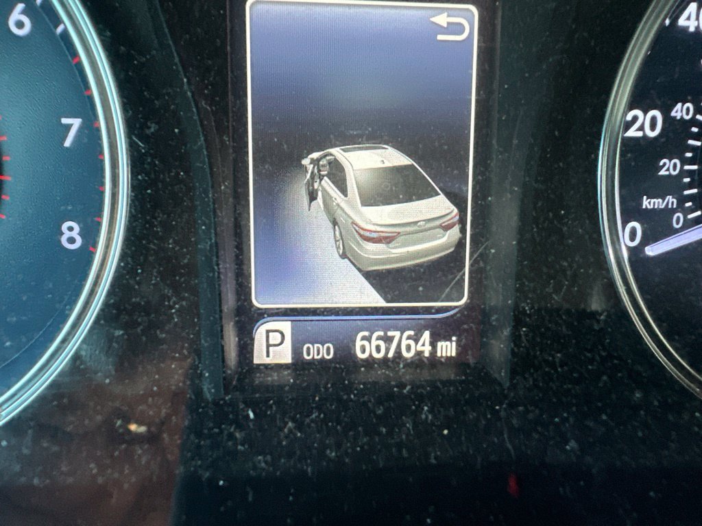 Used 2017 Toyota Camry LE FWD image 17