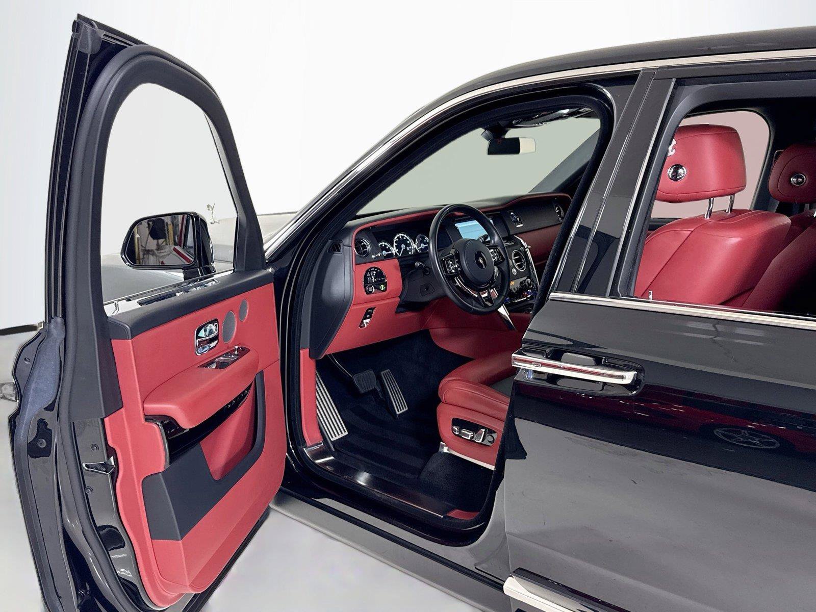 Used 2022 Rolls-Royce Cullinan AWD/4WD image 11
