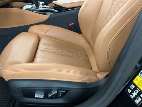 Used 2023 BMW 540i xDrive w/ M Sport Package image 7