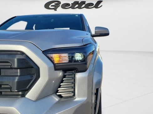 Certified 2025 Toyota Tacoma SR5 AWD/4WD image 26